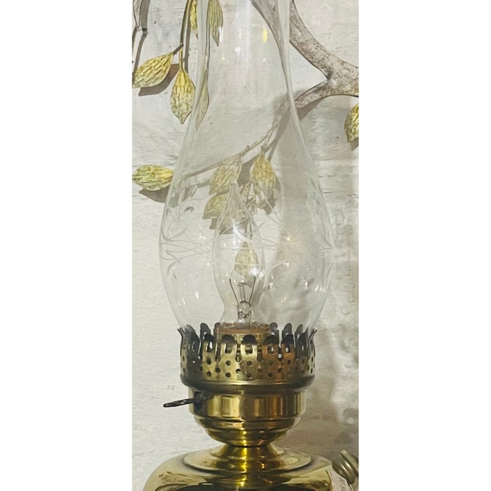 A beautiful vintage brass lamp with glass chimney, old oil lamp converted to ele - Picture 7 of 10